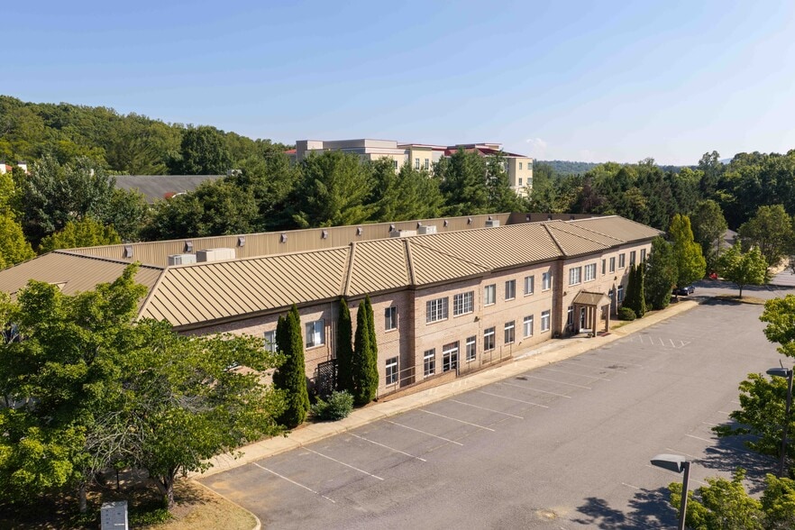 More Photos Of 1410 Incarnation Dr, Charlottesville Medical For Sale