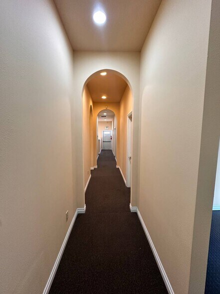 More Photos Of 10205 Lake City Way NE, Seattle Medical For Sale