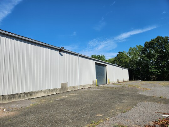 More Photos Of 17 Wood St, West Haven Warehouse For Lease