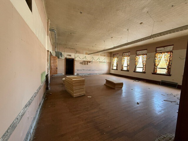 More Photos Of 337 Church St, Algoma Flex For Sale