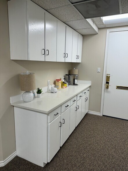 More Photos Of 8330-8350 Meadow Rd, Dallas Office For Sale