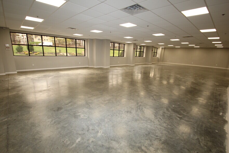 More Photos Of 2302 Turnpike St, North Andover General Retail For Sale