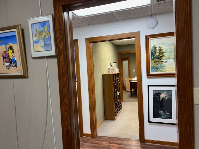 More Photos Of 374 Industrial Park Dr, Boone Showroom For Lease