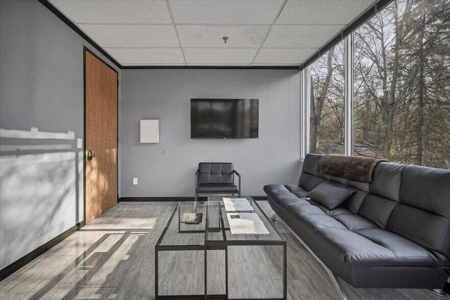 More Photos Of 540 N State Rd, Briarcliff Manor Village Medical For Lease