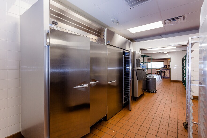 More Photos Of 15407 Highway 36, Needville Restaurant For Sale