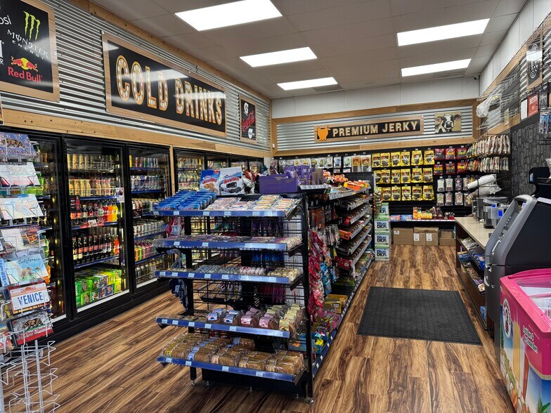 More Photos Of 16850 Stoddard Wells Rd, Victorville Service Station For Sale