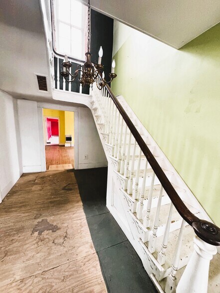 More Photos Of 204 Main St, Smiths Grove General Retail For Sale