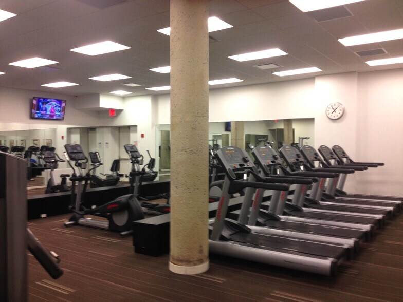 More Photos Of 75-20 Astoria Blvd, East Elmhurst Office For Lease