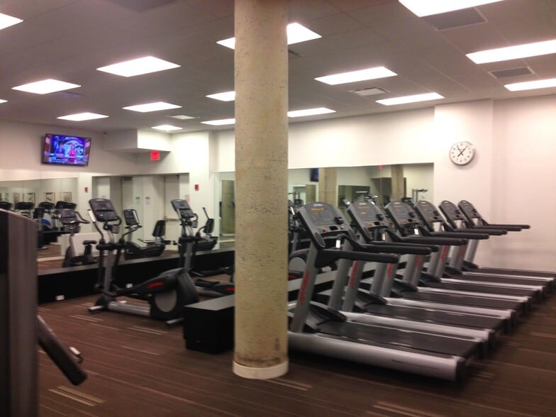 More Photos Of 75-20 Astoria Blvd, East Elmhurst Office For Lease