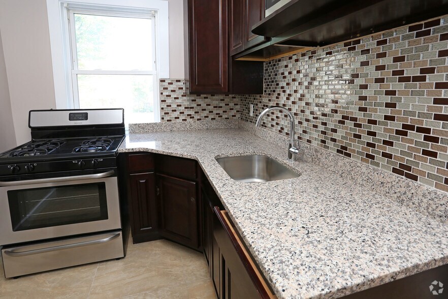 More Photos Of 12-16 Groton St, Hartford Apartments For Sale
