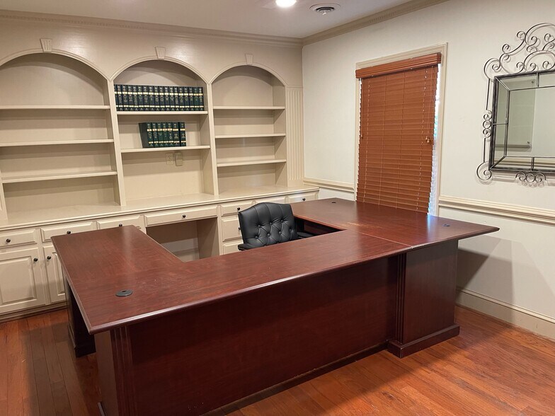 More Photos Of 216 N Mcdowell St, Charlotte Office For Sale