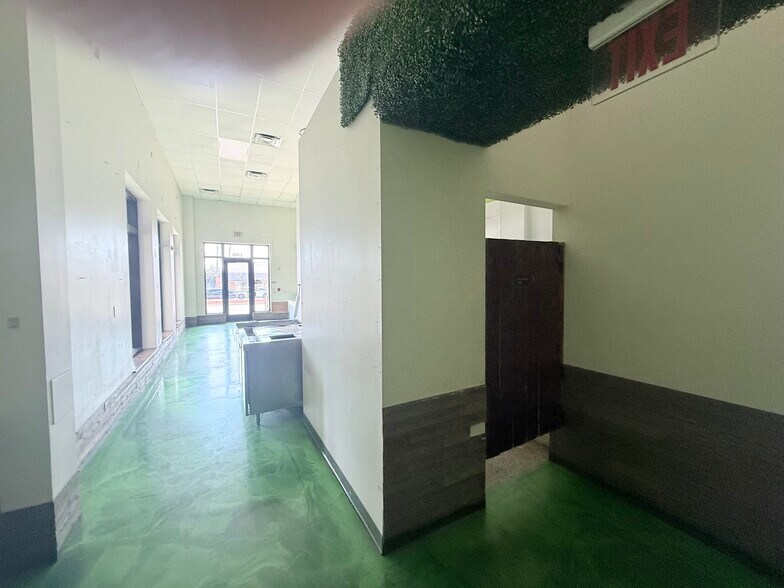 More Photos Of 101 S Federal Hwy, Boynton Beach Apartments For Lease