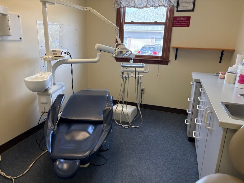 More Photos Of 1079 Central St, Leominster Office For Lease