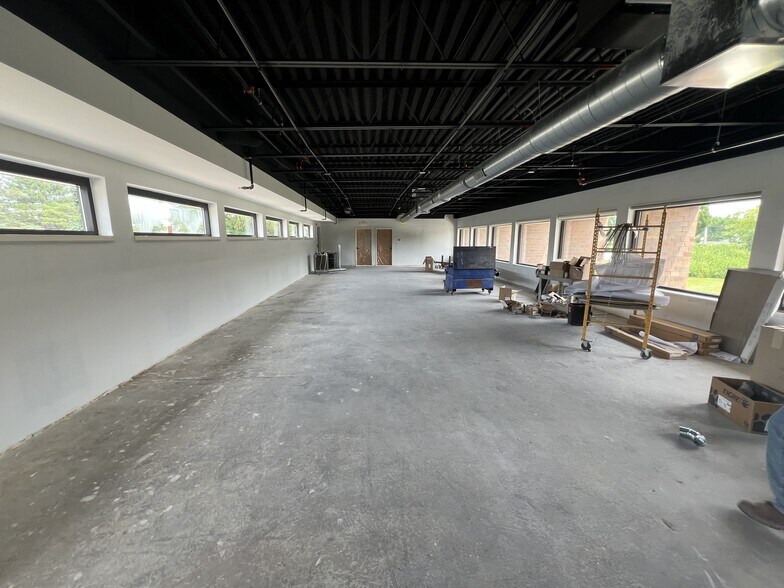More Photos Of 6910 S Madison St, Willowbrook Medical For Lease