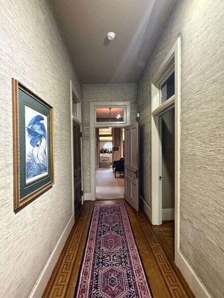 More Photos Of 1201 Griffin St W, Dallas Office For Sale