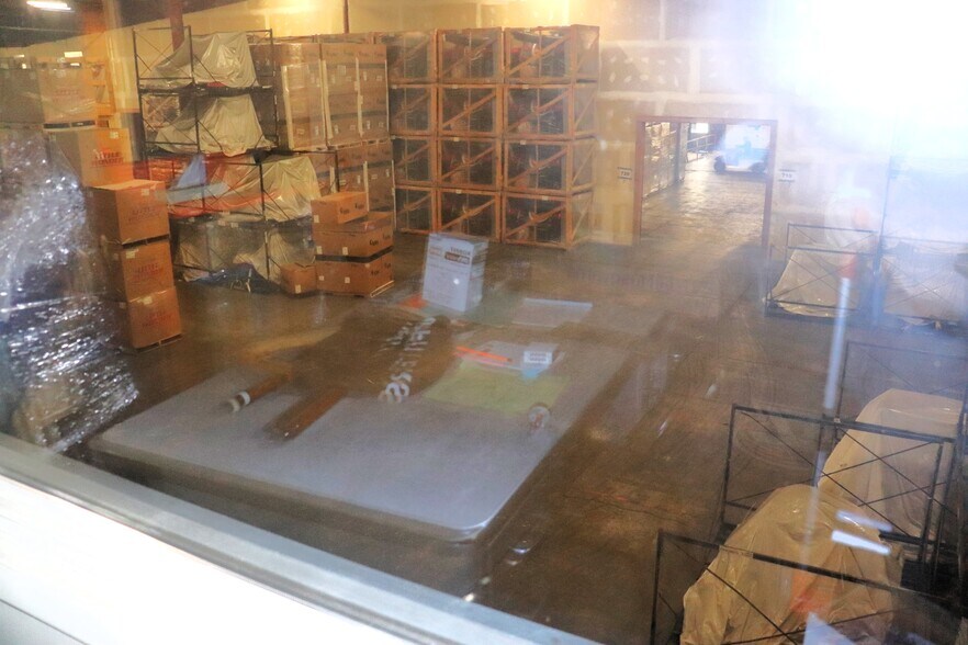 More Photos Of 35 Rose Morrow Rd, Wantage Manufacturing For Lease