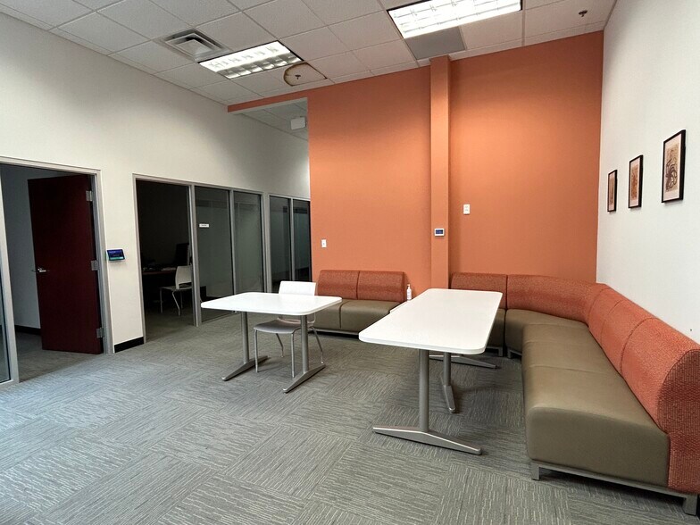 More Photos Of 38-72 Cummings Park, Woburn Light Manufacturing For Lease