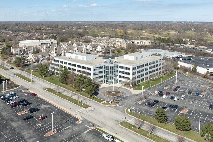 More Photos Of 510 Lake Cook Rd, Deerfield Office For Lease