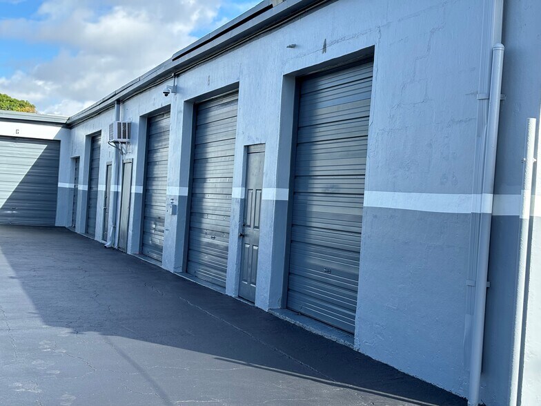 More Photos Of 133 SE 4th St, Deerfield Beach Self Storage For Lease