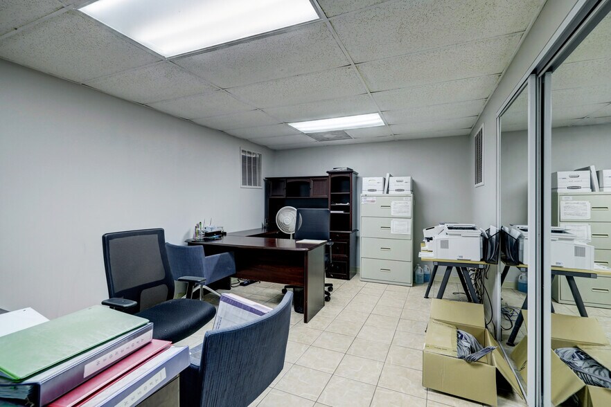 More Photos Of 905 W Main St, La Porte Warehouse For Sale