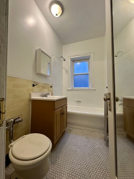 More Photos Of 5465 S Everett Ave, Chicago Apartments For Sale