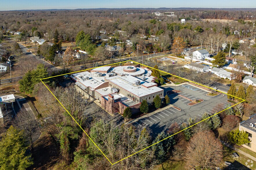 More Photos Of 197 Hance Ave, Tinton Falls Office For Sale