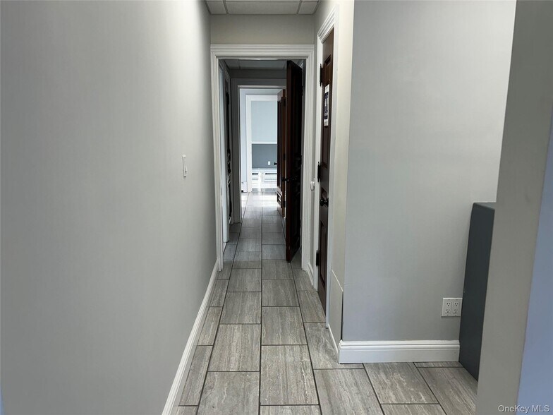 More Photos Of 361 Union Blvd, West Islip Office For Sale