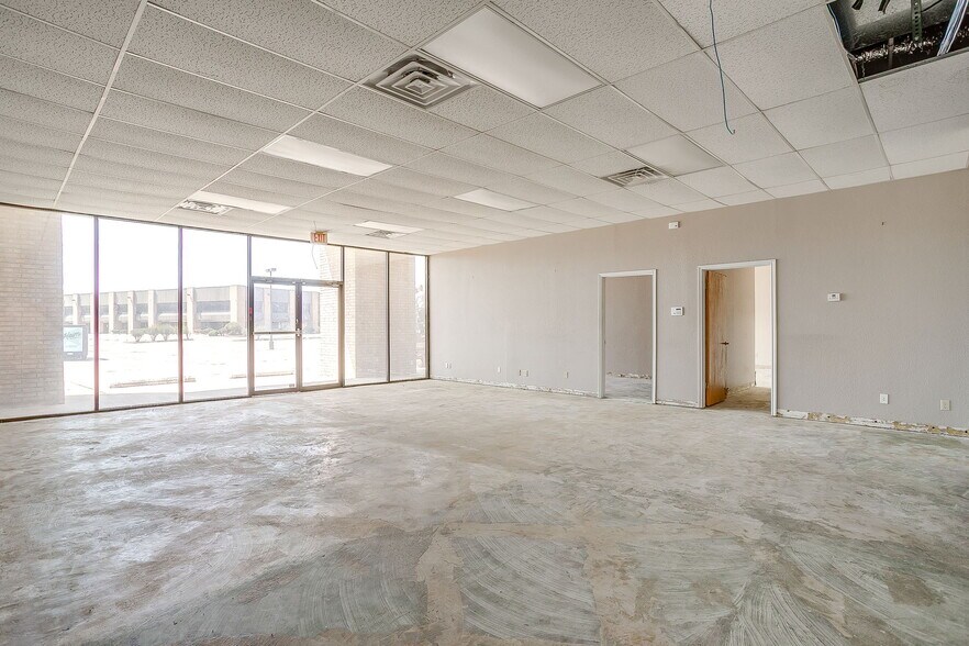 More Photos Of 401 S Jim Wright Fwy, Fort Worth Unknown For Lease