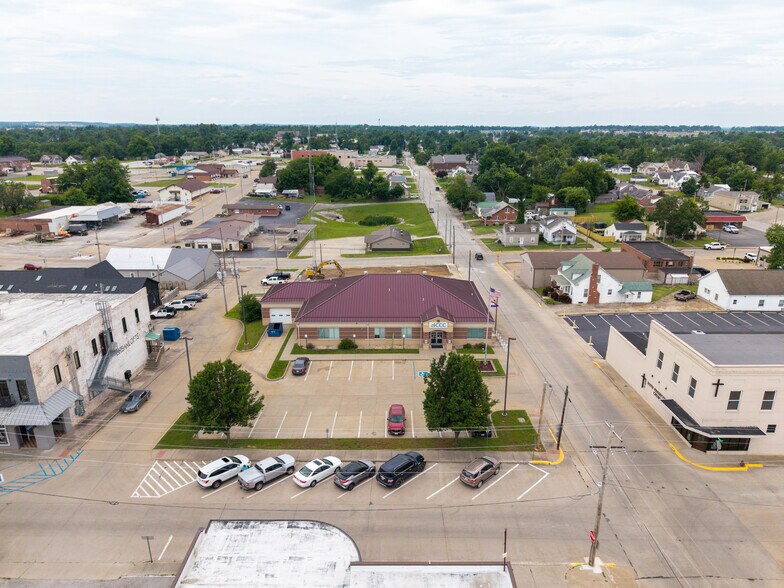 More Photos Of 119 N Jackson St, Perryville General Retail For Sale