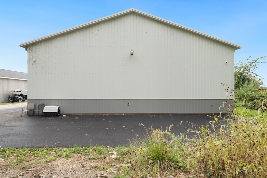 More Photos Of 2667 East Harbor Rd, Port Clinton Freestanding For Sale