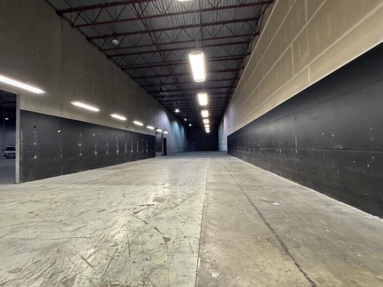 More Photos Of 7158-7168 Progress Way, Delta Service For Lease