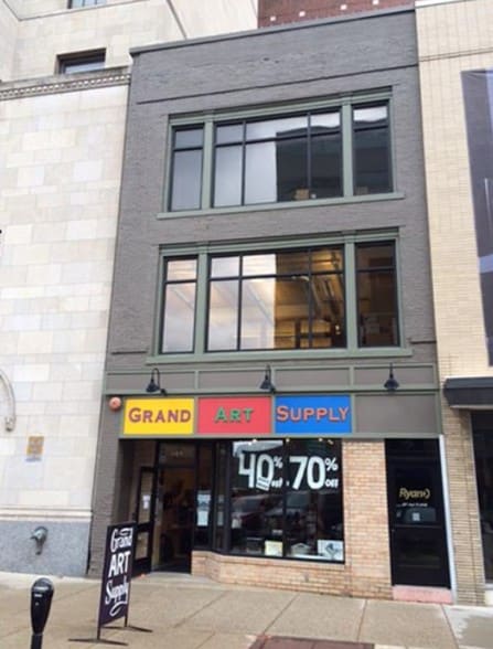 Primary Photo Of 107 N Washington Sq, Lansing Storefront Retail Office For Lease