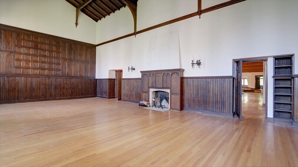 More Photos Of 520 S Main St, Geneva Religious Facility For Sale