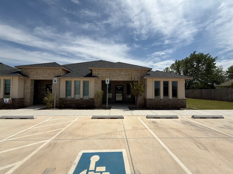 Primary Photo Of 2272 Camino del Plaza Ln, Edmond Office For Lease