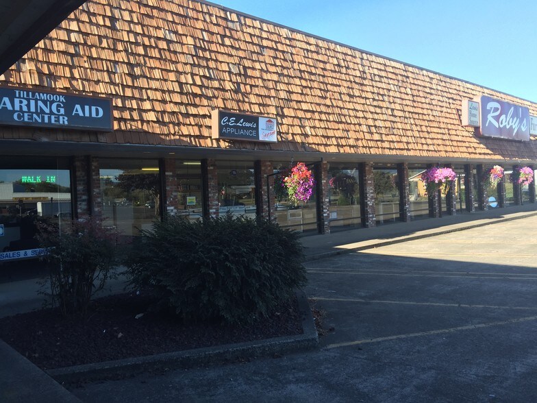 More Photos Of 1126-1150 Main Ave, Tillamook Storefront For Lease