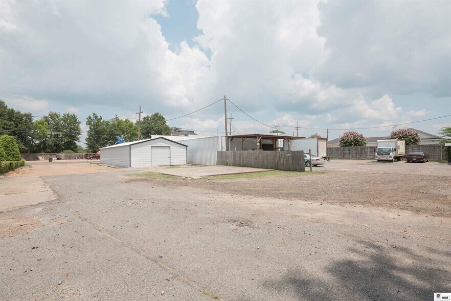 More Photos Of 707-709 Trenton St, West Monroe Storefront For Sale