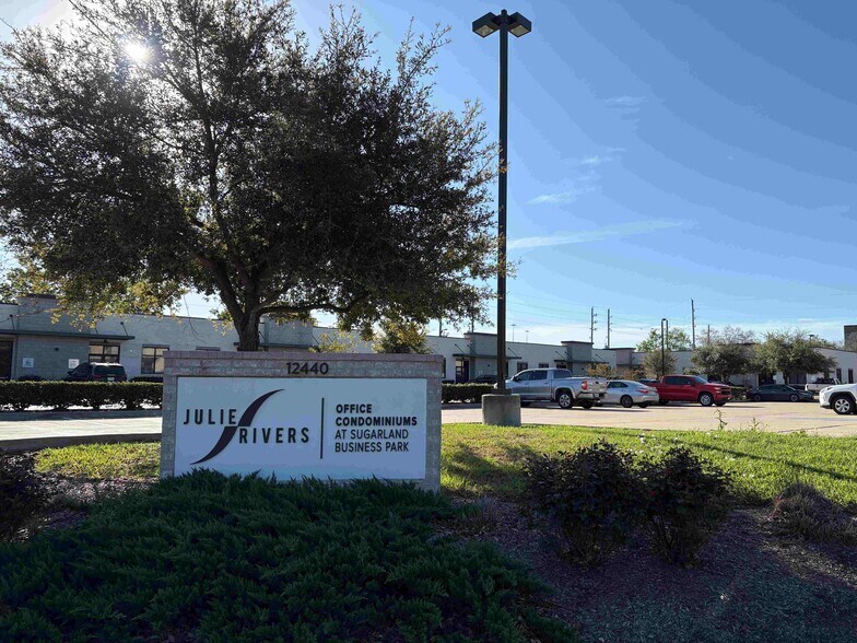 More Photos Of 12440 Emily Ct, Sugar Land Medical For Lease