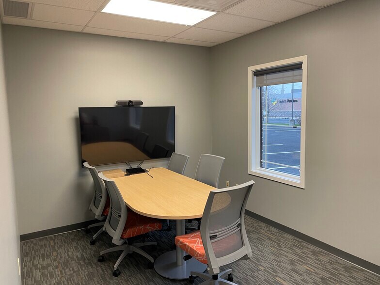 More Photos Of 881 Parkway Ave, Elkhart Medical For Lease