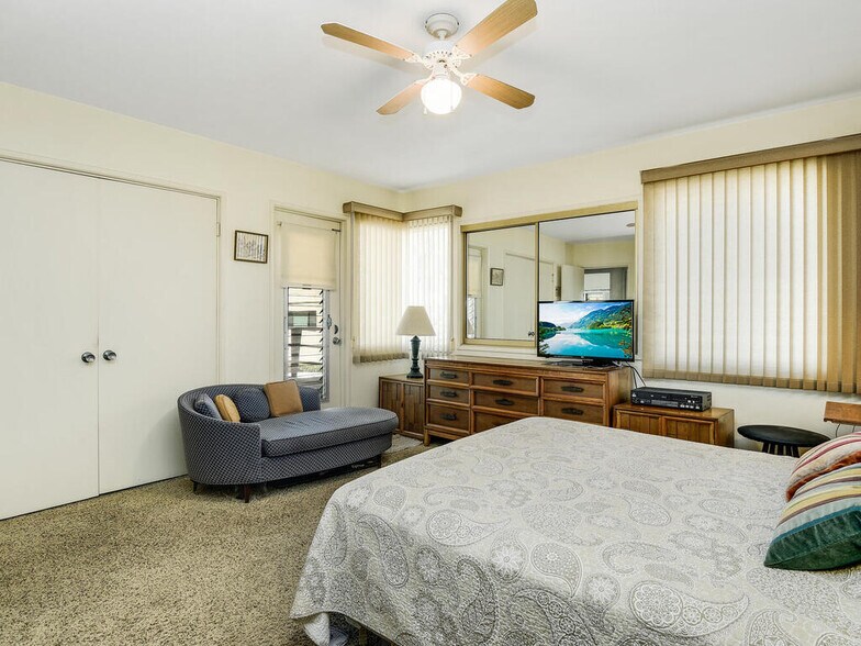 More Photos Of 375-381 Rosecrans St, San Diego Apartments For Sale