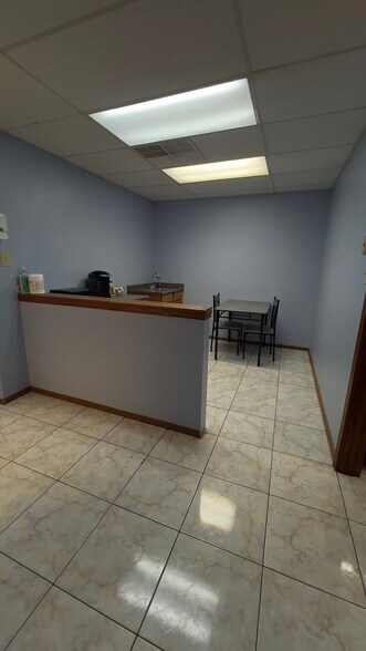 More Photos Of 8407 Bandera Rd, San Antonio Coworking Space