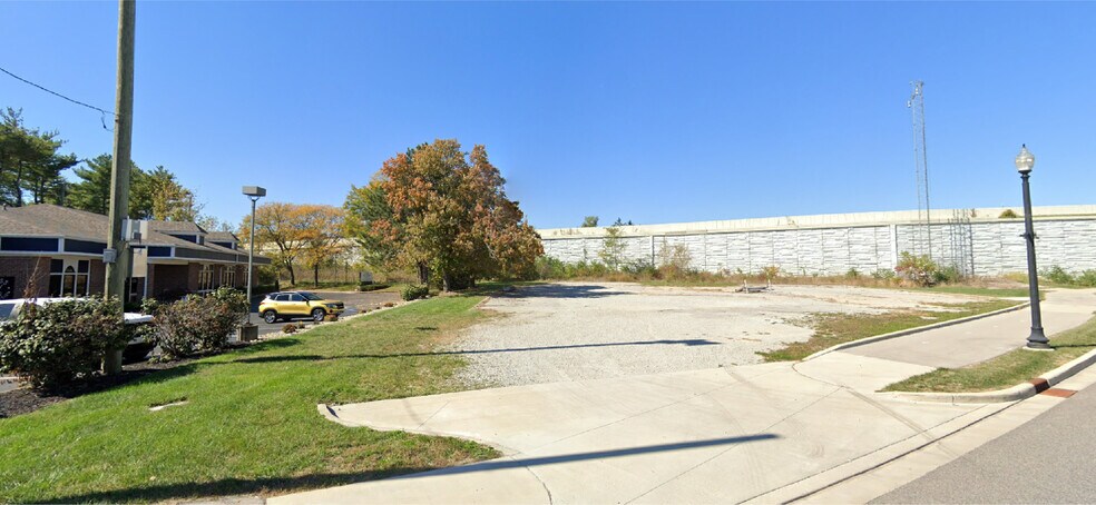 More Photos Of 1032 N Rangeline Rd, Carmel Land For Lease