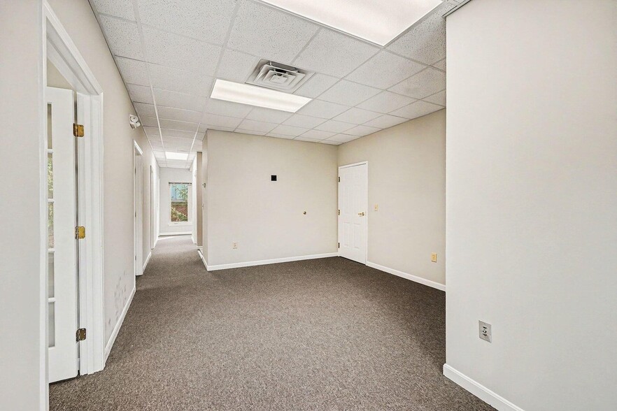 More Photos Of 6900 Houston Rd, Florence Office For Lease