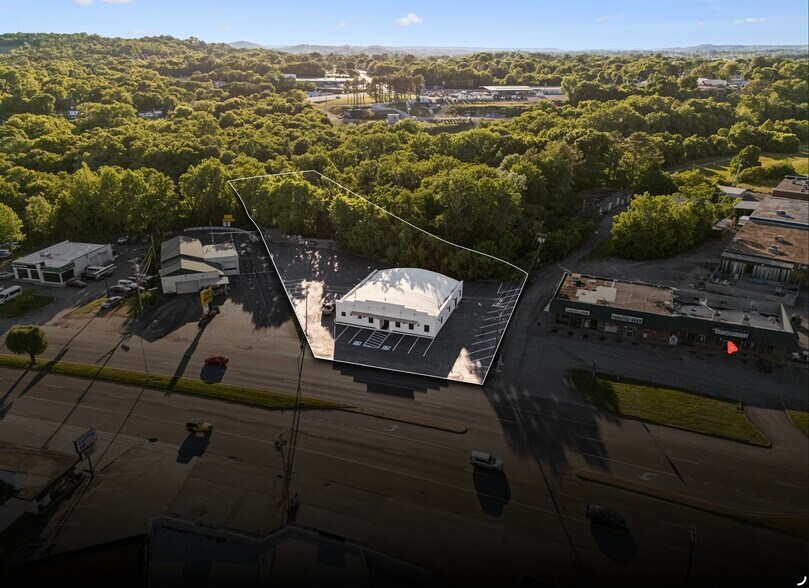 More Photos Of 111 Nashville Hwy N, Columbia Freestanding For Sale