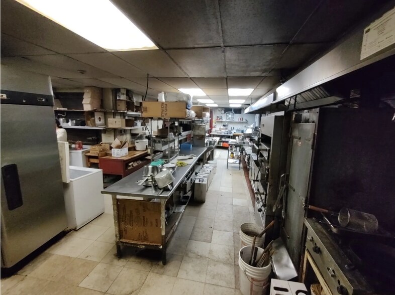 More Photos Of 211 Main St, Oxford Restaurant For Sale