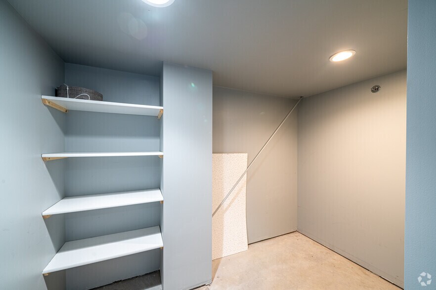 More Photos Of 10335 Naples St NE, Blaine Warehouse For Sale
