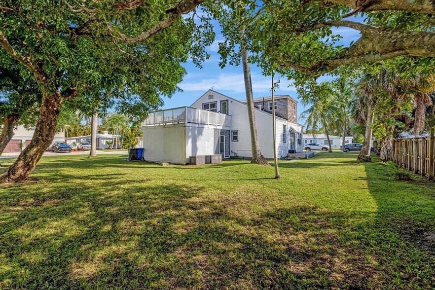 More Photos Of 901 W Las Olas Blvd, Fort Lauderdale Specialty For Sale