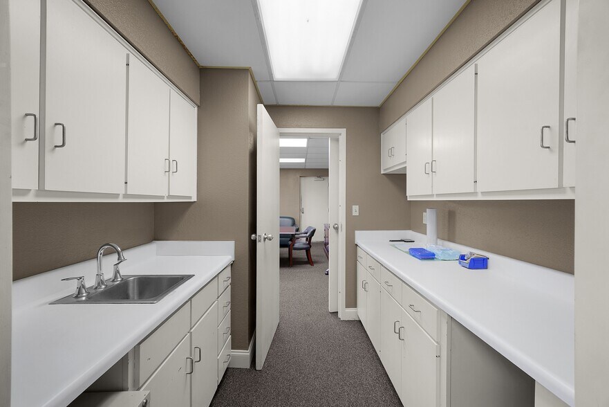 More Photos Of 30 Sullivan Dr, Bells Flex For Sale