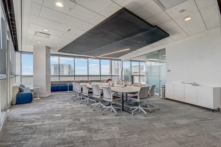 More Photos Of 111 N Magnolia Ave, Orlando Office For Lease