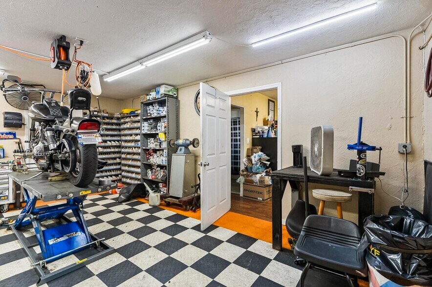 More Photos Of 1841 S Ridgewood Ave, Daytona Beach Freestanding For Sale