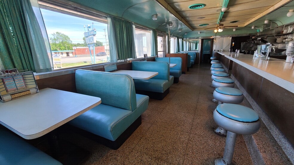 More Photos Of 9955 Warwick Blvd, Newport News Restaurant For Sale